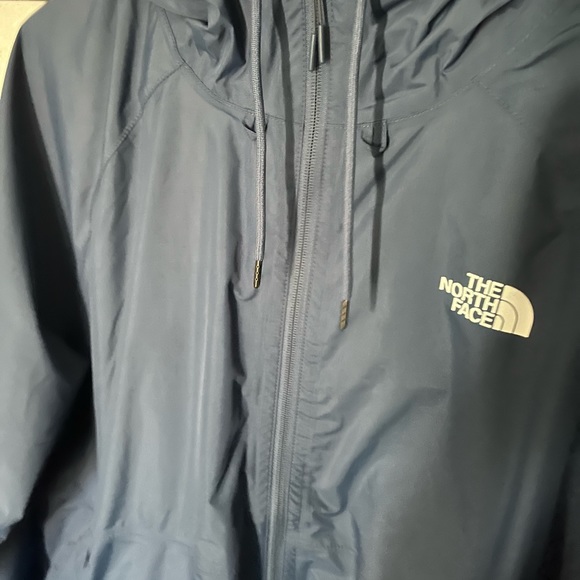 North face wind breaker - Picture 3 of 4